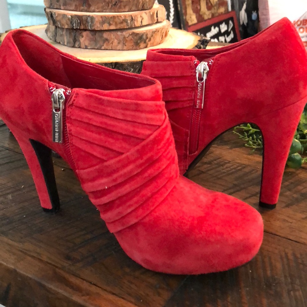 Red suede booties - Picture 3 of 3